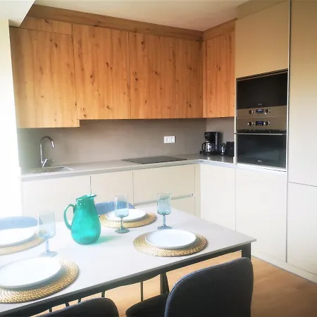 Apartamento Playa Centro, Nuevo, 5 Huéspedes Vut-3622-as